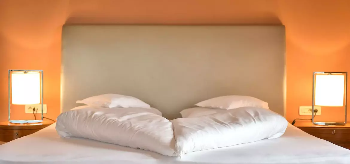 csm_panorama-suite-zypresse-bett.jpg_8cf8bdc08e