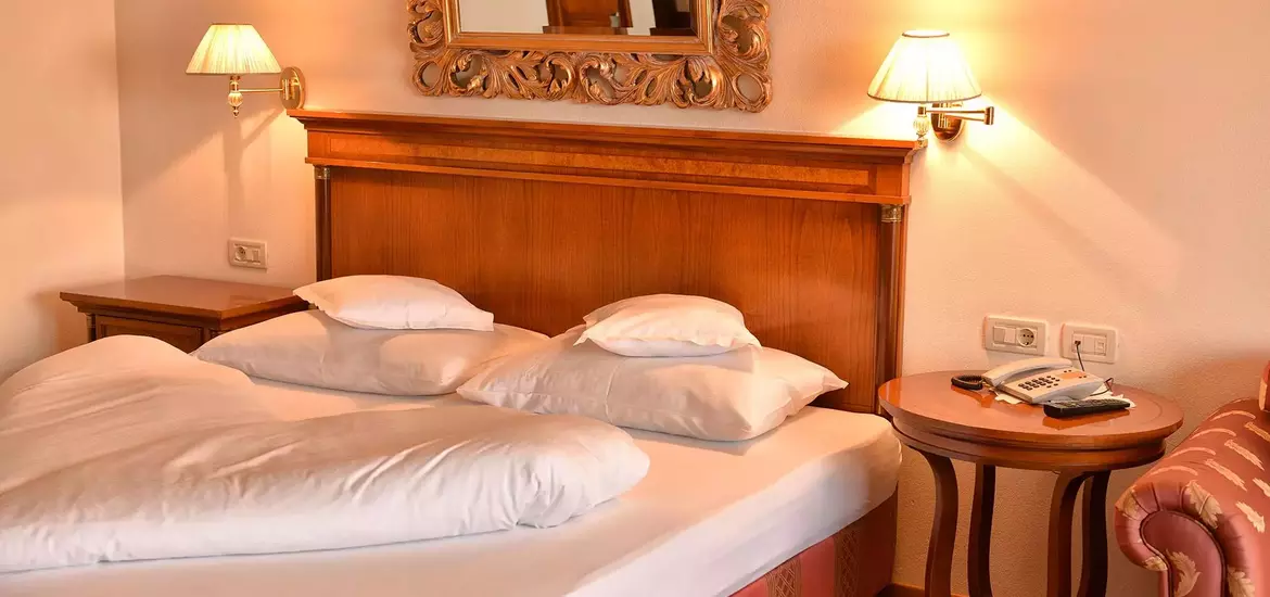 csm_romantik-suite-lavendel-bett.jpg_3315966284